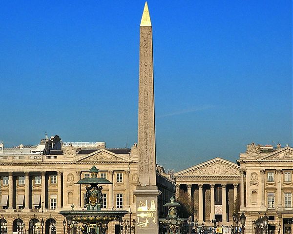 Луксорский обелиск (obelisque de Louxor. "Игла Клеопатры") — один из двух обелисков на входе в Луксорский храм в Египте (возраст обелиска - 3200 лет), подарен Франции египетским вице-королём Мухаммедом Али. Установлен в центре площади Согласия в Париже.