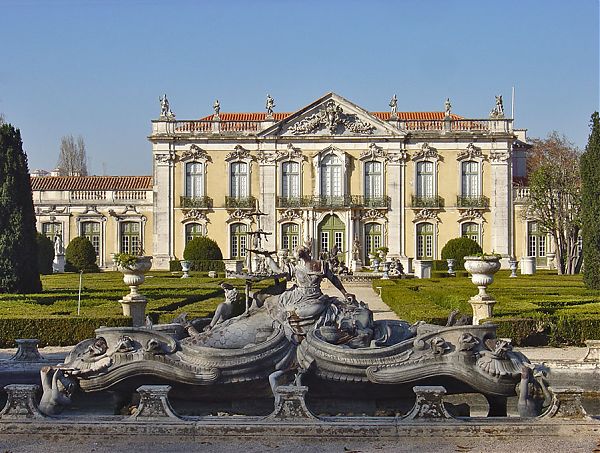 Заставка: Келуш (Queluz) - жемчужина архитектурного стиля рококо. Португалия. Округ Лиссабон. Строительство дворца началось в 1747 г. Проект архитектора Матеуша Винсенте де Оливейра (Mateus de Oliveira).