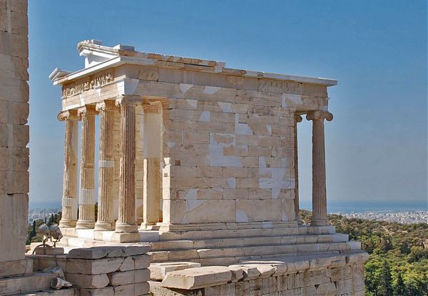 Храм Ники Аптерос с двумя портиками в Акрополе. Афины. 449 - 420 до н.э. Архитектор Калликрат.