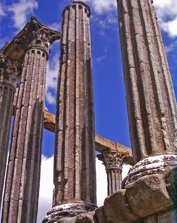 Канелюры на античных колоннах.