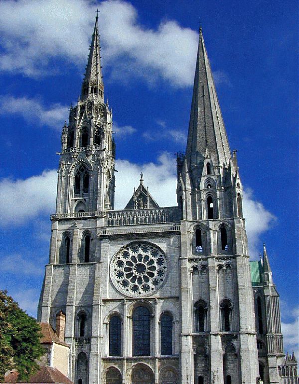 Готический стиль. Собор в Шартре - Cathédrale Notre-Dame de Chartres — католический кафедральный собор в городе Шартр (1194—1260гг.)