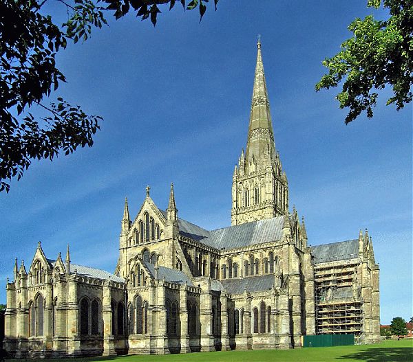 «Ланцетовидный» дизайн в готике. Собор в Солсбери (Salisbury Cathedral) 1220 - начало 14 века.