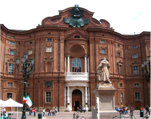 Великолепное палаццо Кариньяно в Турине