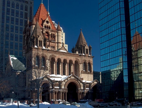 В церкви Троицы в Бостоне отражен ричардсоновский стиль
