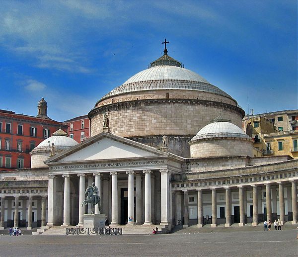 Санти Франческо э Паоло с ротондой (Basilica dei Santi Giovanni e Paolo).1817 - 1846 гг. архитектор П. Бьянка. Неаполь.