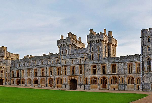 Образец английского стиля в архитектуре - замок Виндзор (Windsor Castle) создан в стиле Тюдор.