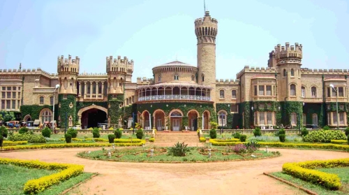 Бангалорский дворец имеет элементы неоготики, создавался как копия Виндзорского замка.1862 &ndash; 1944 гг. Бангалор. княжество Майсур. Индия.
