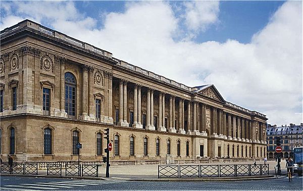 Восточный фасад Лувра. Архитектор Клод Перро.