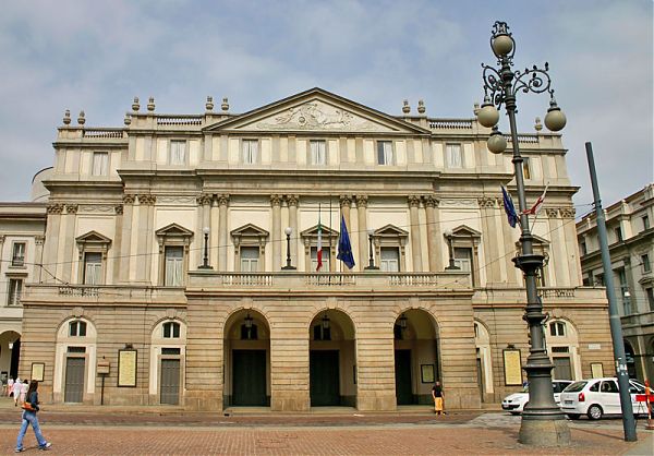 Оперный театр Ла Скала (Teatro alla Scala). Архитектор Дж. Пьермарини. 1778г. Милан.