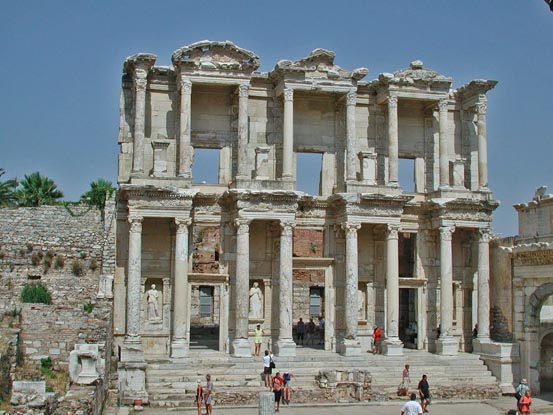 Декор греческого храма в Эфесе