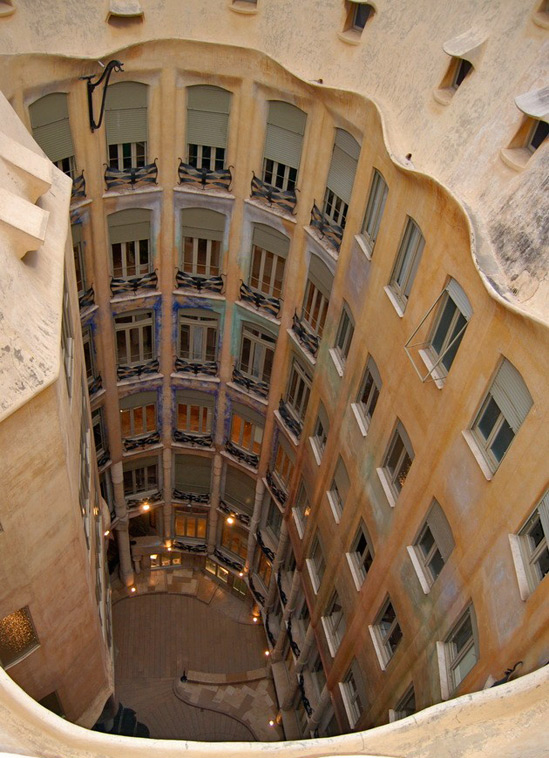 Дом Мила (Casa Milà)