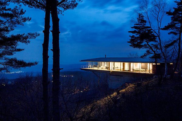 Дом на горе Яцугатаки. Ногано. Япония. Архитектурное бюро Kidosaki Architects Studio.