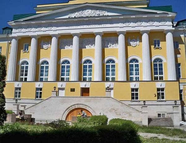 Здание Сената в Кремле (1776-1788гг.) арх. М. Казаков.