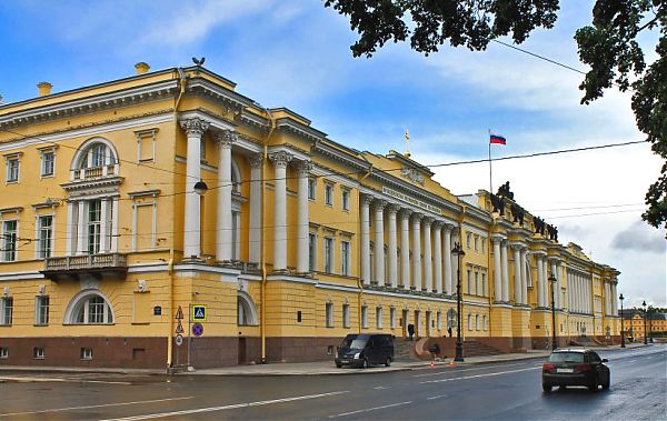 Здание Сената и Синода на площади Декабристов. 1829-1834 гг. Архитектор Росси.