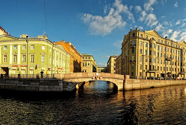 Архитектура СПб. Панорама с набережной Невы.