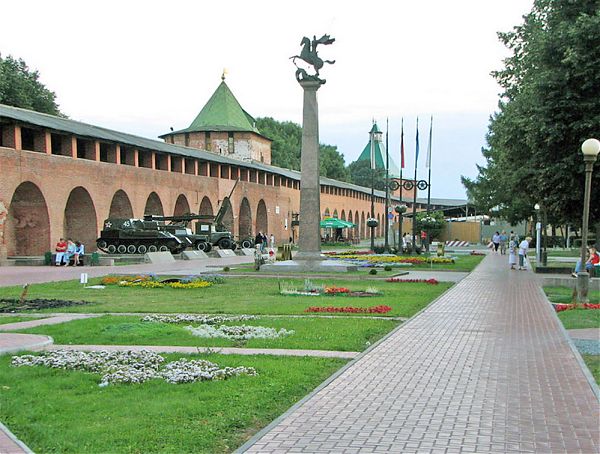 Кирпичный Нижегородский Кремль.