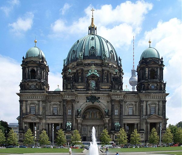 Берлинский кафедральный собор (Berlin Cathedral. Berliner Dom. 1894–1905 гг). Берлин, Германия. Стиль барокко. Проект Юлиуса Рашдорфа. Строился как главная церковь прусских протестантов, являлся придворной церковью династии Гогонцоллернов.
