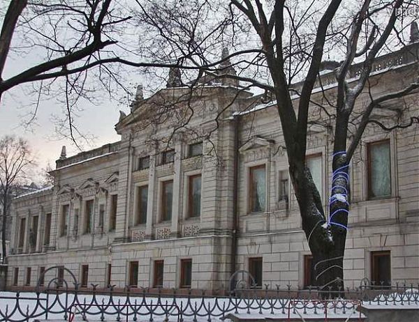 Особняк Николая Дмитриевича Стахеева. 1898-1899 гг. Архитектор М.Ф. Бугровский. Здание эклектичной постройки на основании стиля барокко.