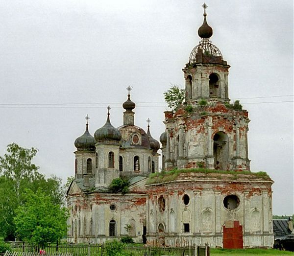 Церковь Спаса Преображения в Спас-Косицах в стиле екатерининское барокко. Спас-Косицы. 1761 г.