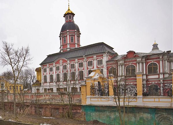 Церковь Благовещения Пресвятой Богородицы Свято-Троицкого Александро-Невского монастыря 1717 – 1725гг (адрес: набережная реки Монастырки,1. Петербург) Архитектор Д. Трезини.