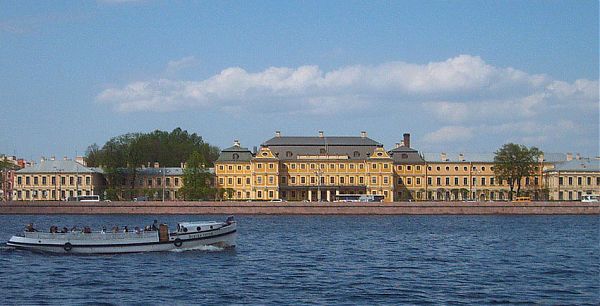Дворец Меньшикова. 1710 – 1727 гг. Васильевский остров Университетская наб.,15. Архитекторы Д.И. Фонтана, И.Г. Шедель, И.Ф. Браунштейн, Г.И. Маттарнови.