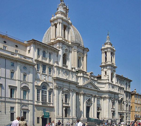 Церковь Сант-Аньезе -ин-Агоне на площади Навона. (S. Agnese in Agone). Воздвигнута в честь св. Агнессы Римской - христианской мученицы. Рим. Строительство в 1652 г. вел Джироламо Райнальди, фасад церкви - работа Борромини (1652—1655 гг.)