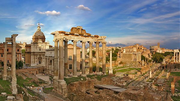 Площадь в центре Древнего Рима - Римский форум (Forum Romanum). 