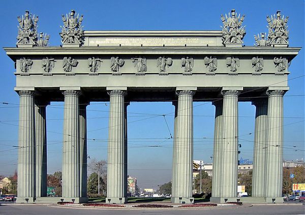 Московские триумфальные ворота в Петербурге.1834—1838 гг. Архитектор В. Стасов. 