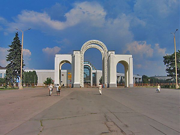 Арка Главного входа ВСХВ, Москва. 1939 г. Арх. Поляков.