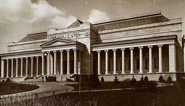 Фасад - Главный вход в Государственный музей изобразительных искусств им. А.С. Пушкина