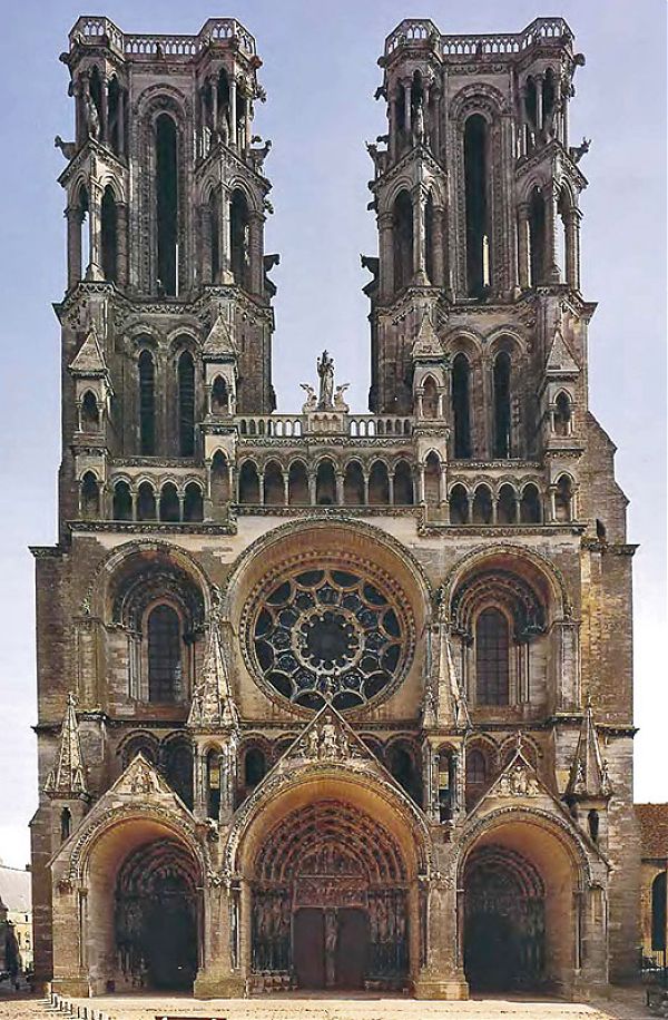 Собор в Лане – пример ранней готики в архитектуре Франции