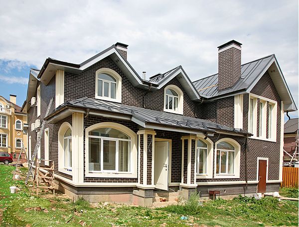 Особняк с облицовкой из клинкерной плитки