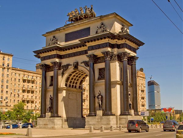 Триумфальная арка в Москве.