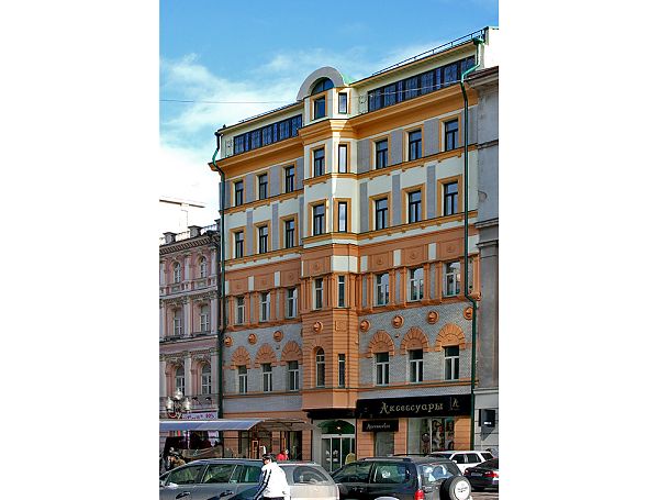 Фрагмент фасада дома на Старом Арбате