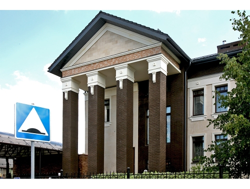Красивый элитный дом на фото - признак времени и статуса хозяев
