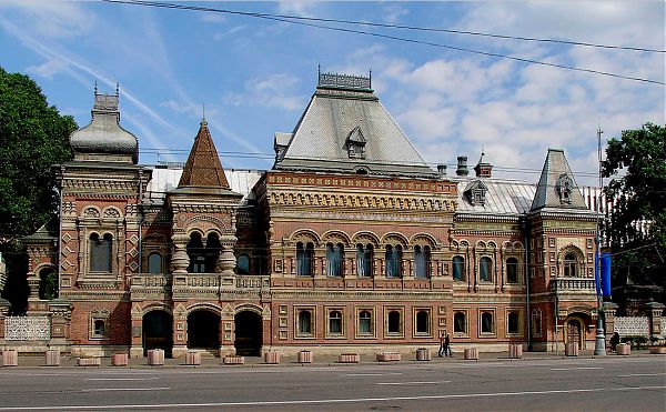 Дом купца Игумнова на Якиманке выполнен в псевдорусском стиле и является одним из самых красивых архитектурных домов в России. Архитектор Петр Бойцов. 1888 г.
