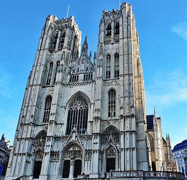 Центральный фасад Брюссельского собора