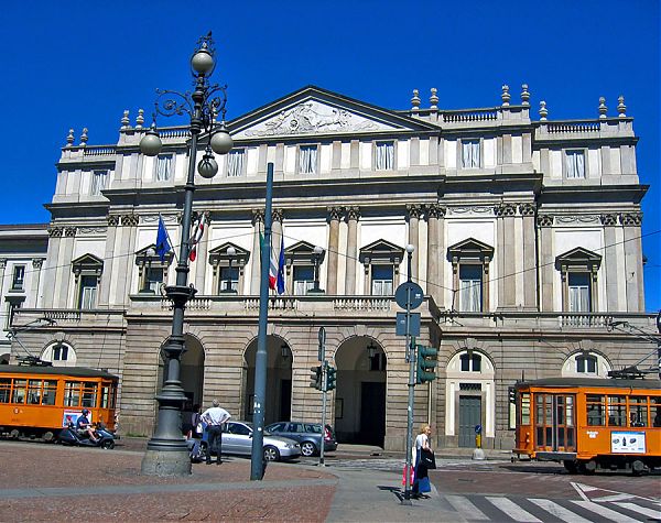 Оперный театр Ла-Скала (Teatro alla Scala). 1776-1778 гг. Архитектор Дж. Пьермарини.