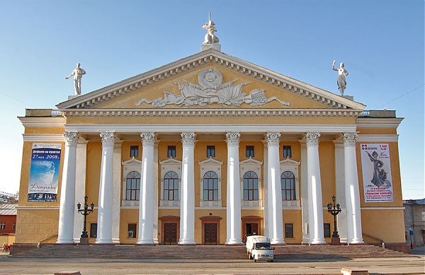 Сталинский классицизм. Оперный театр. г. Челябинск.