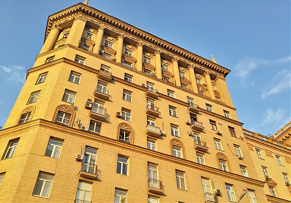 Дом на Кутузовском проспекте в стиле сталинский классицизм. Фото: Романчук Д. А.