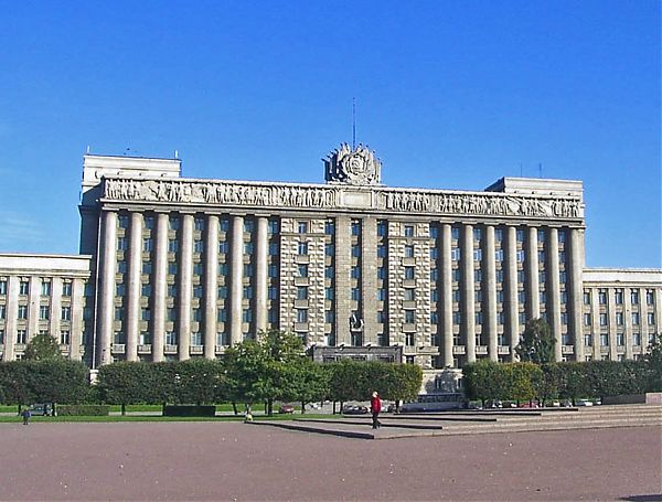 Дом Советов в Петербурге. 1936-1941. архитекторы Н. Троцкий, Я. Лукин, Я. Свирский, Л. Тверской, М. Шепилевский, инж. Голушкевич С. С.