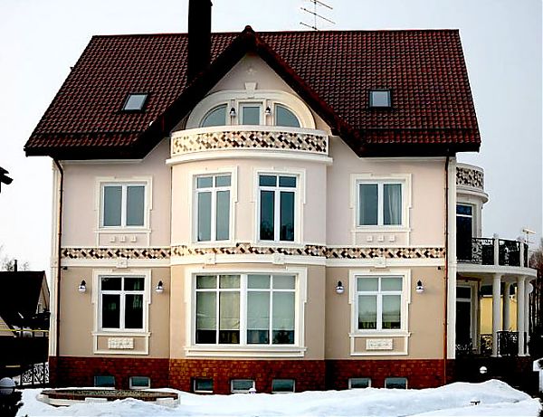 Дом в классическом стиле создает ощущение равновесия, баланса, пропорциональности и строгости.