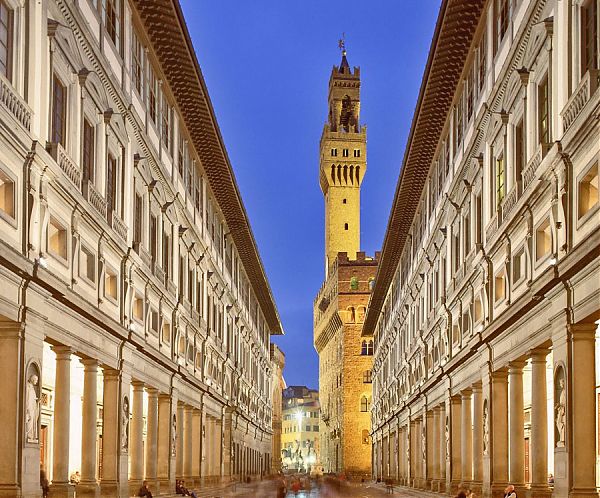 Галерея Уффици (Galleria degli Uffizi) во Флоренции, архитектор Вазари. 1560-1581 гг.