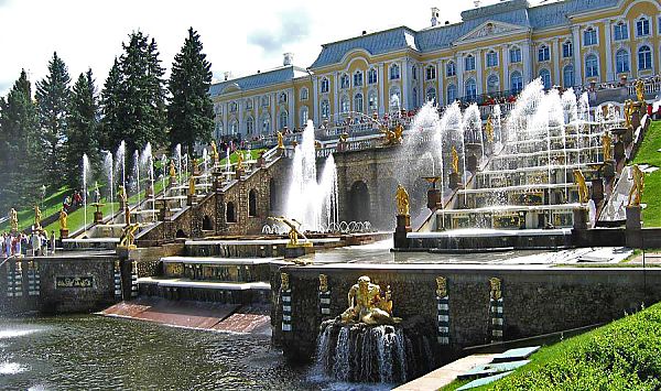 Загородная резиденция Петра Великого в Петергофе (Петергоф в переводе с голландского – «Двор Петра»).  1723 г. 
