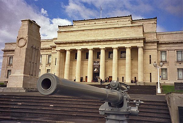 Военно-исторический музей Окленда (Auckland Museum) в стиле неоклассицизм. 1929 г. Новая Зеландия.