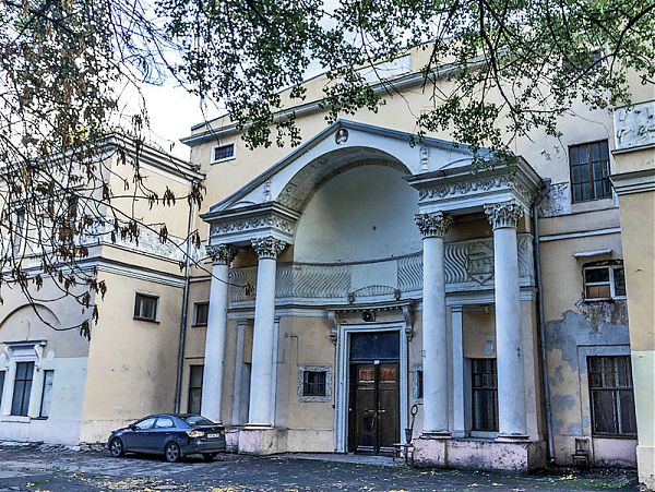 Дом Скакового общества в Москве. Архитектор И. В. Жолтовский 1903 г.