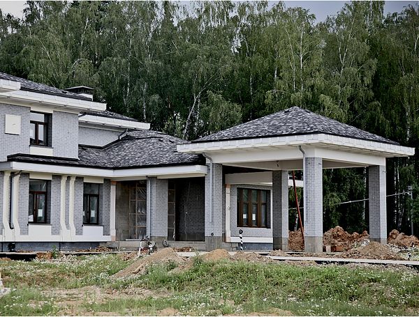 Правое крыло дома в Позняково