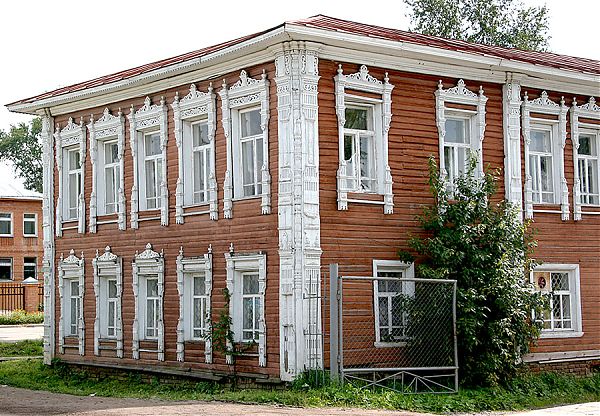 Одно из немногих сохранившихся зданий "резной" Вологды.