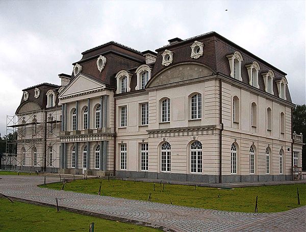 Современный дом по мотивам барокко.