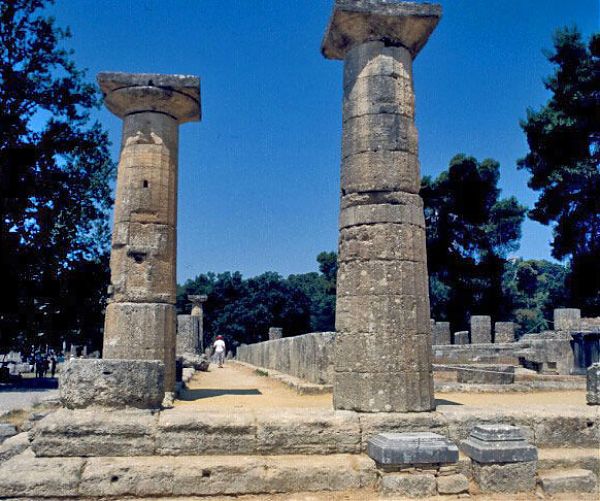 Дорический ордер. Руины Храма Геры в Олимпии (Герайон). конец 7 - начало 6 веков до н.э. 